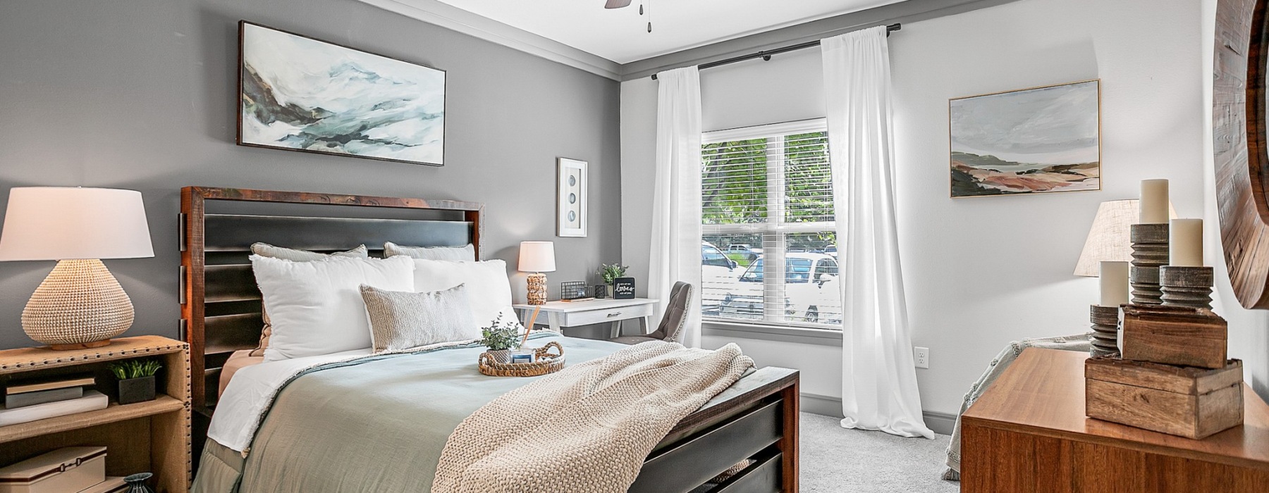 Large Bedroom with Queen Size Bed